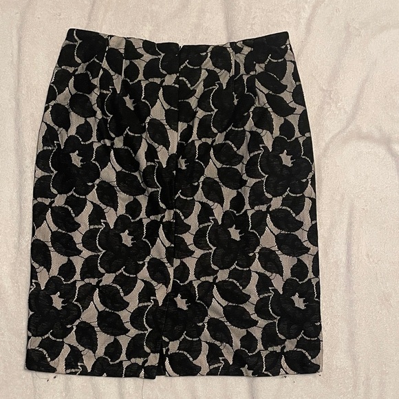 Ann Taylor Black Floral Pencil Skirt - Picture 3 of 5